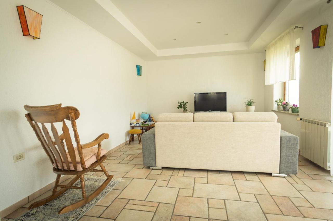 Apartment Ajdi Айдовшчина Экстерьер фото